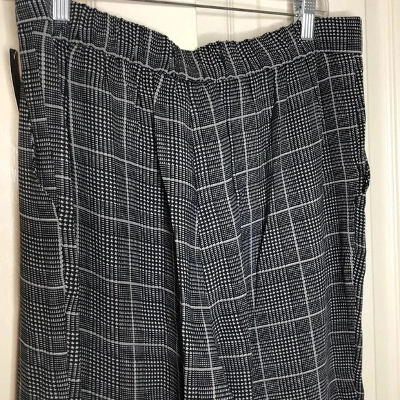 MASSINI Casual Dress Crop Pants - Picture 4 of 9